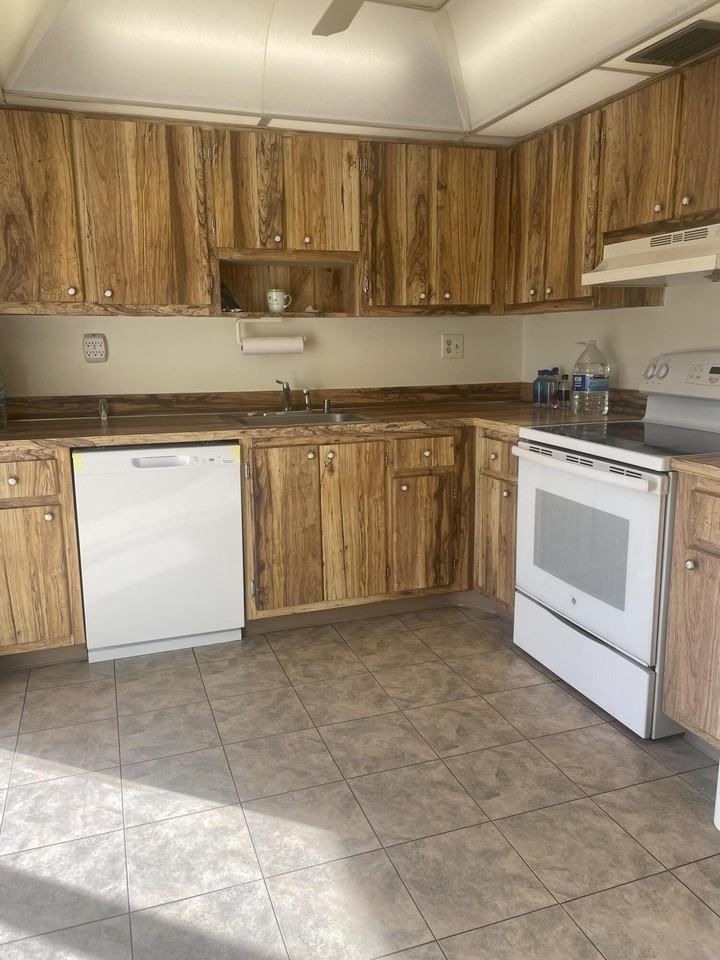 83 Capri B #B - Photo 4 of 28