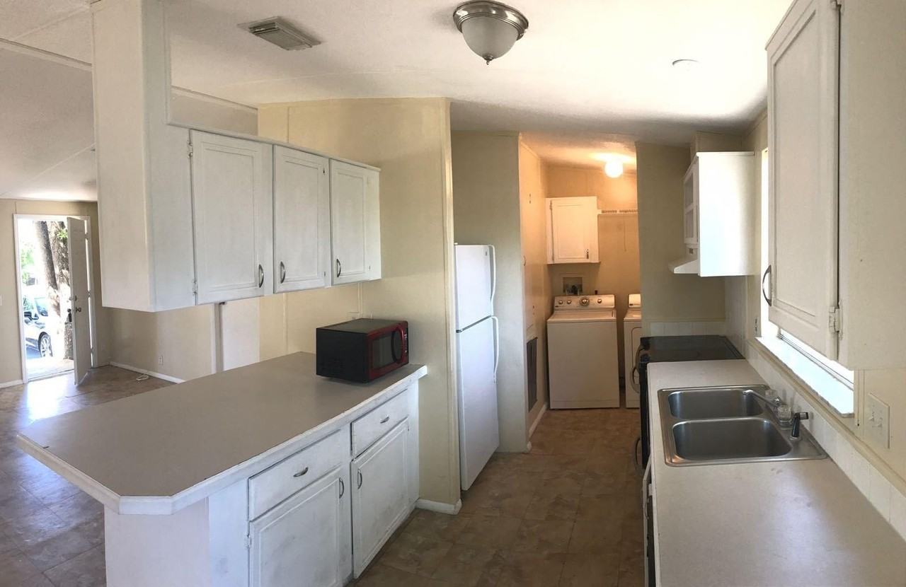 11841 Atlantic Cir - Photo 5 of 10