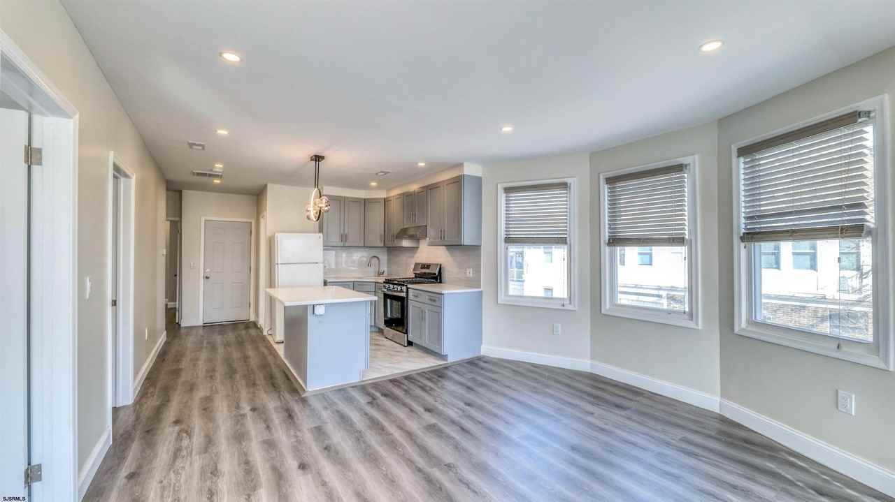 5201 Ventnor Ave - Photo 6 of 25