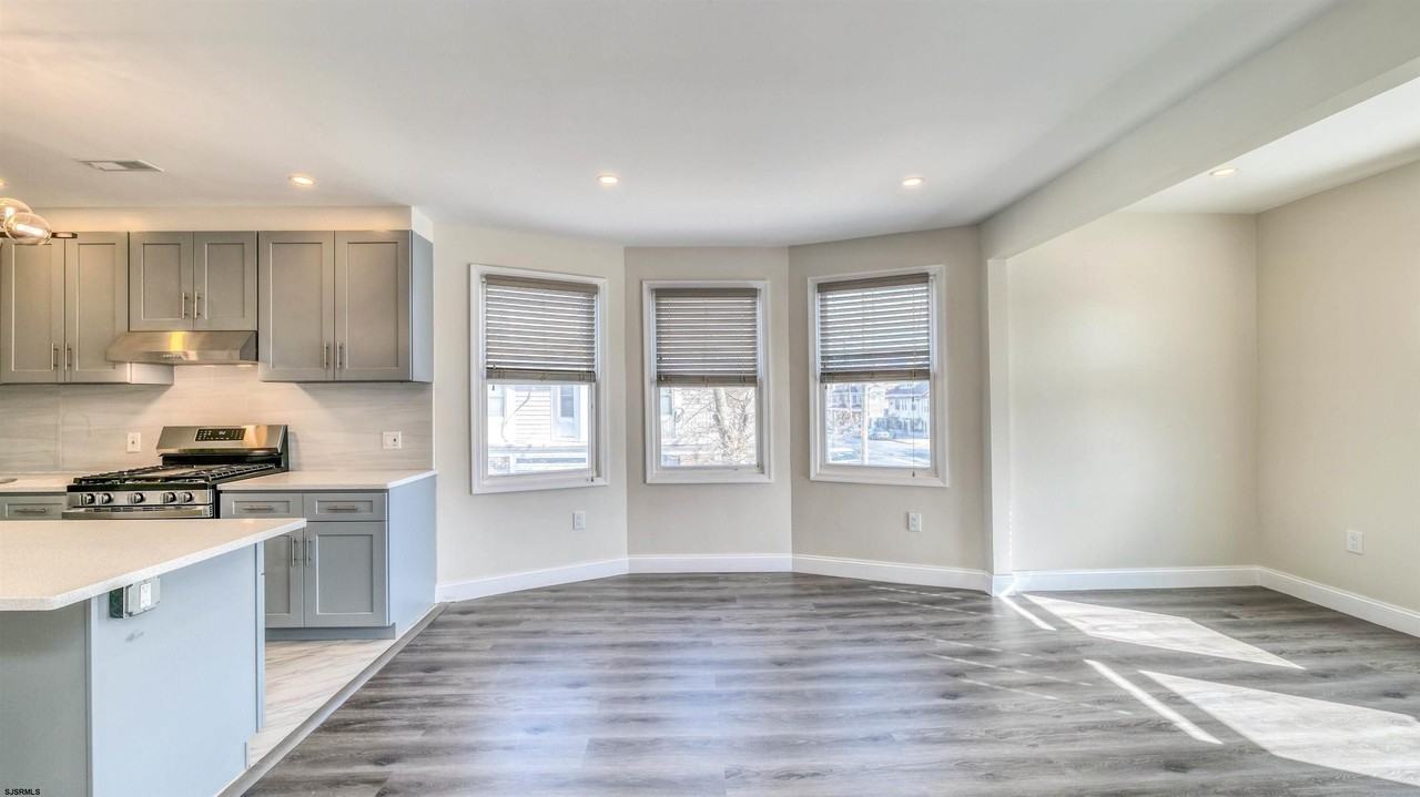 5201 Ventnor Ave - Photo 7 of 25