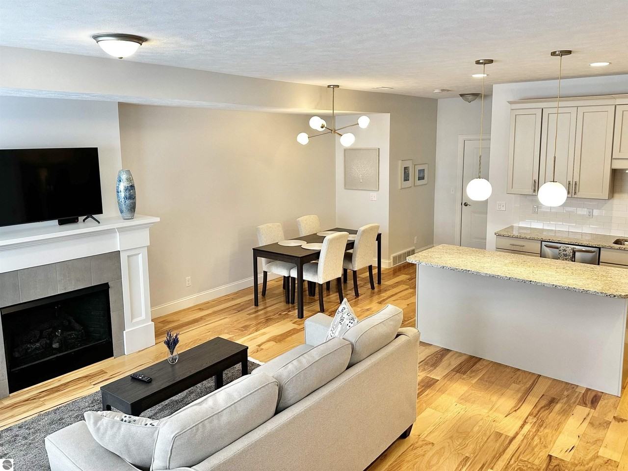 982 Lake Ridge Dr #10 - Photo 2 of 11