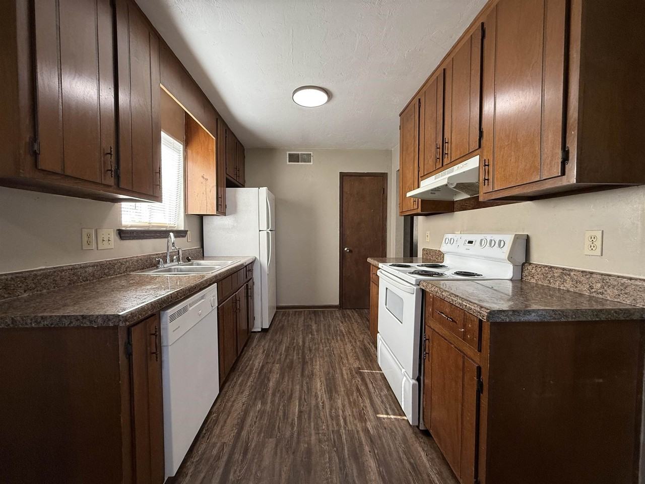 1411 Lazy Brk Apt A #A - Photo 4 of 9