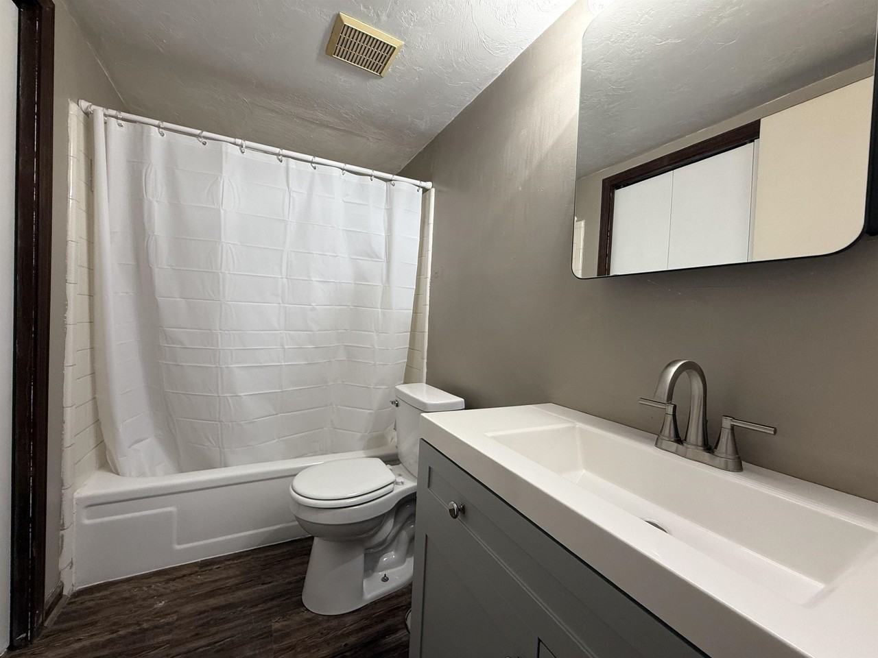 1411 Lazy Brk Apt A #A - Photo 7 of 9