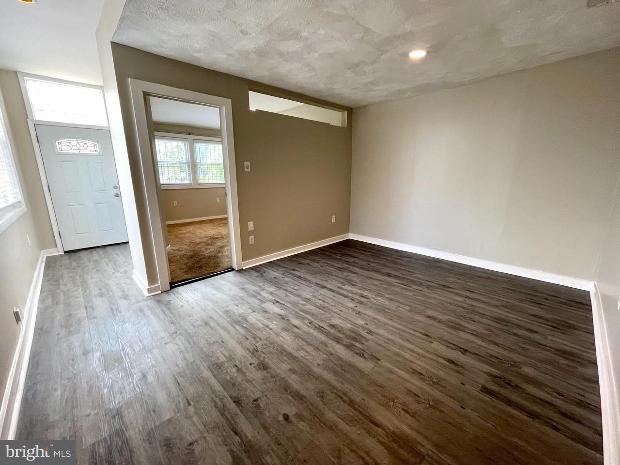 819 12th St Ne #1 - Photo 3 of 11