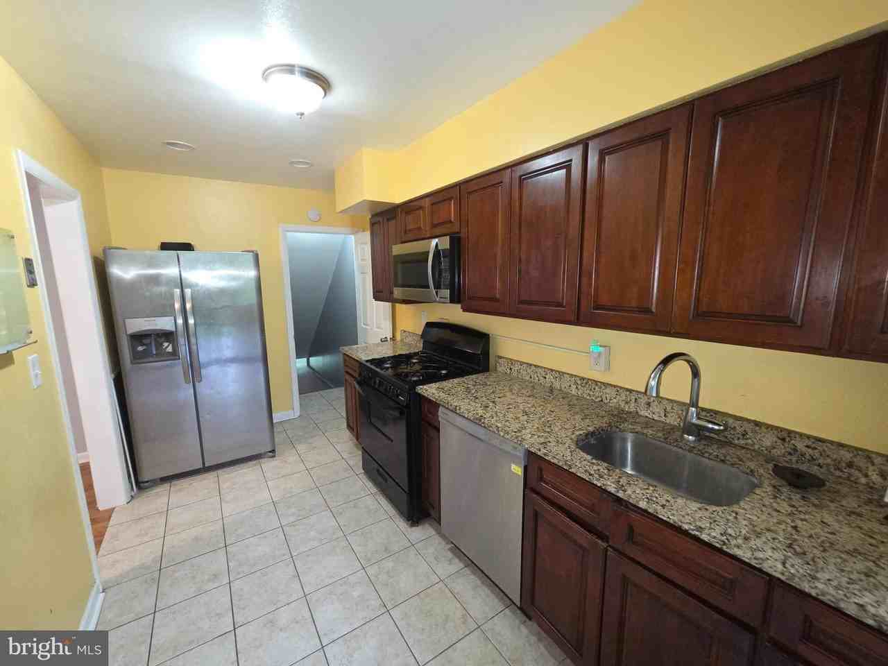 1668 Kirkwood Rd - Photo 3 of 17