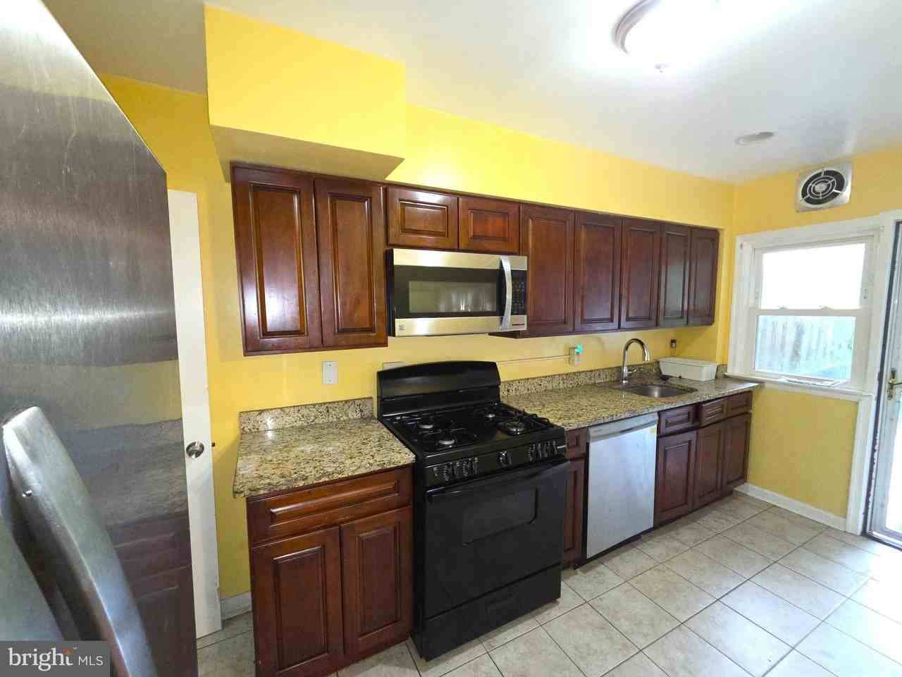 1668 Kirkwood Rd - Photo 4 of 17