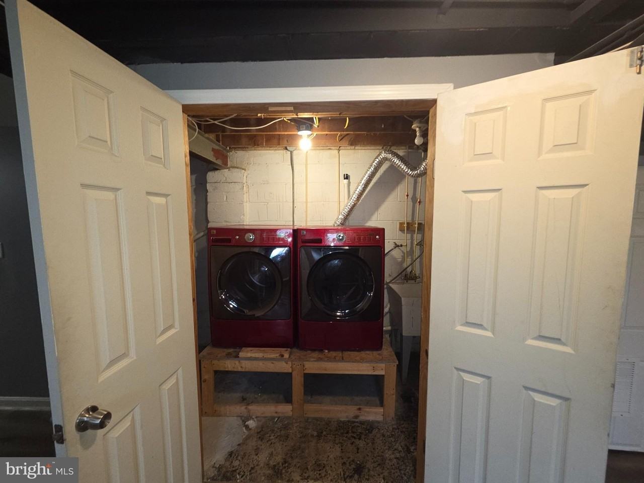 1668 Kirkwood Rd - Photo 6 of 17