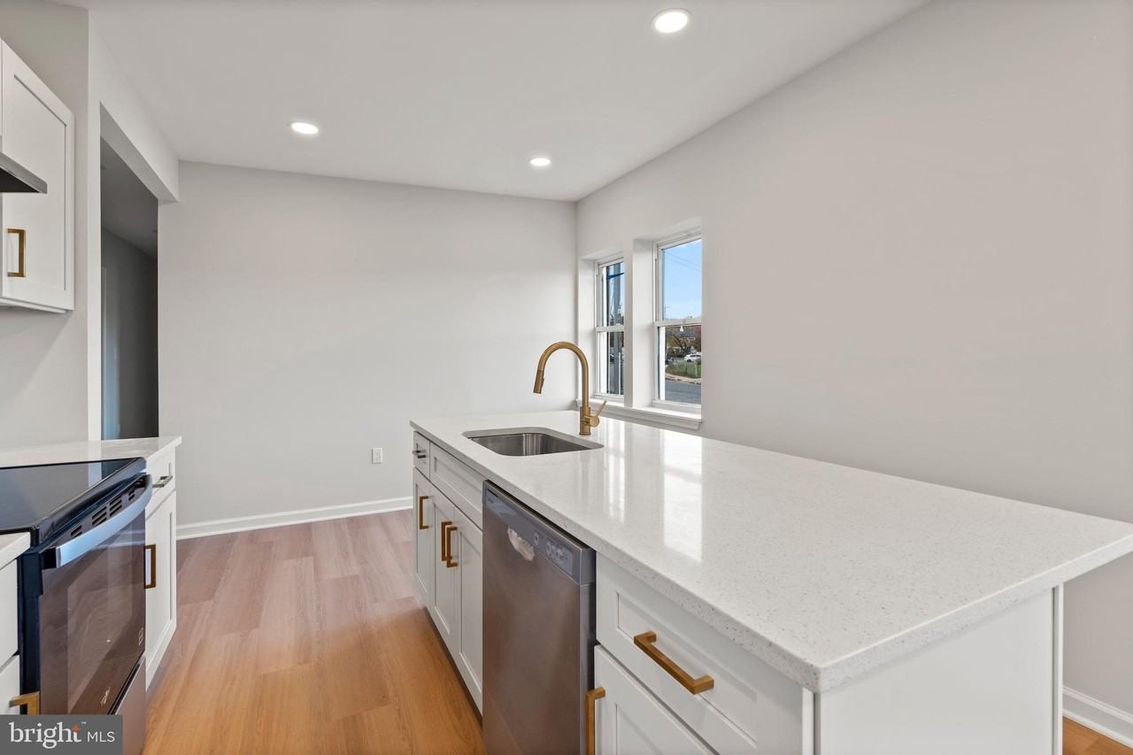 730 New Pittsburg Ave #2 - Photo 5 of 27