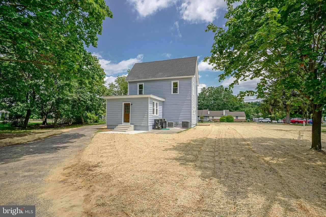 501 Sicklerville Road - Photo 5 of 36