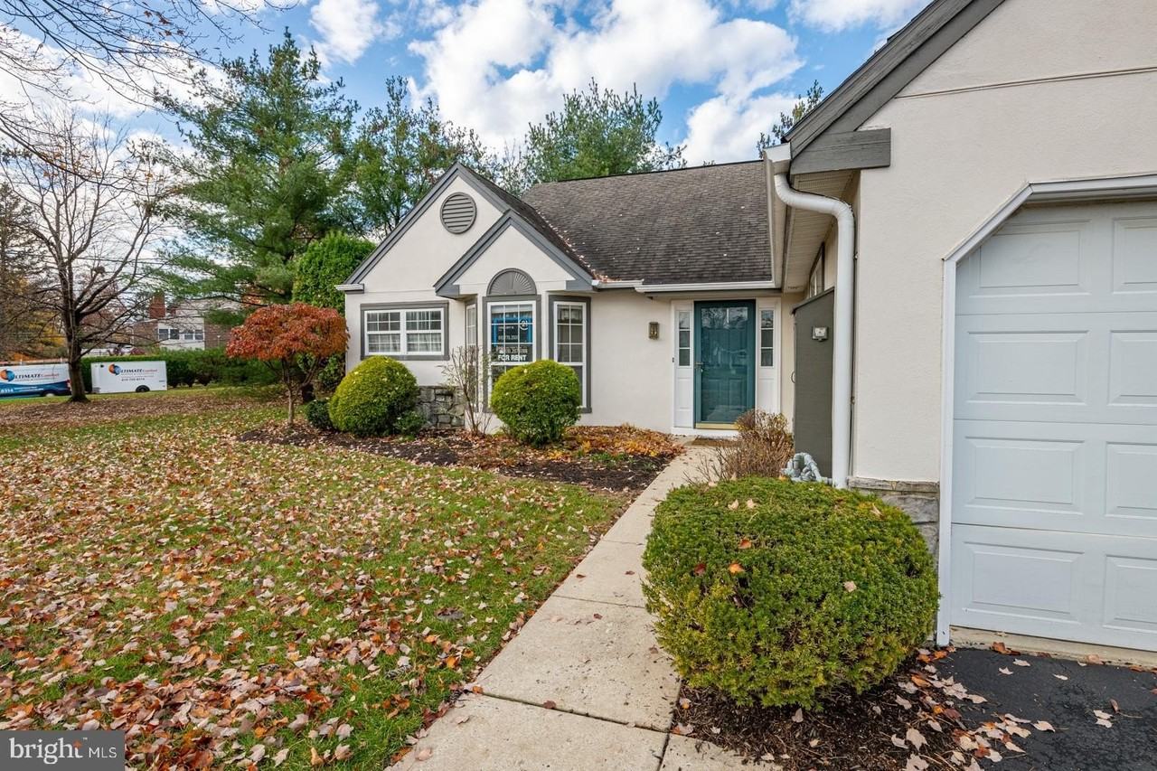 193 Hawthorne Ct - Photo 3 of 26