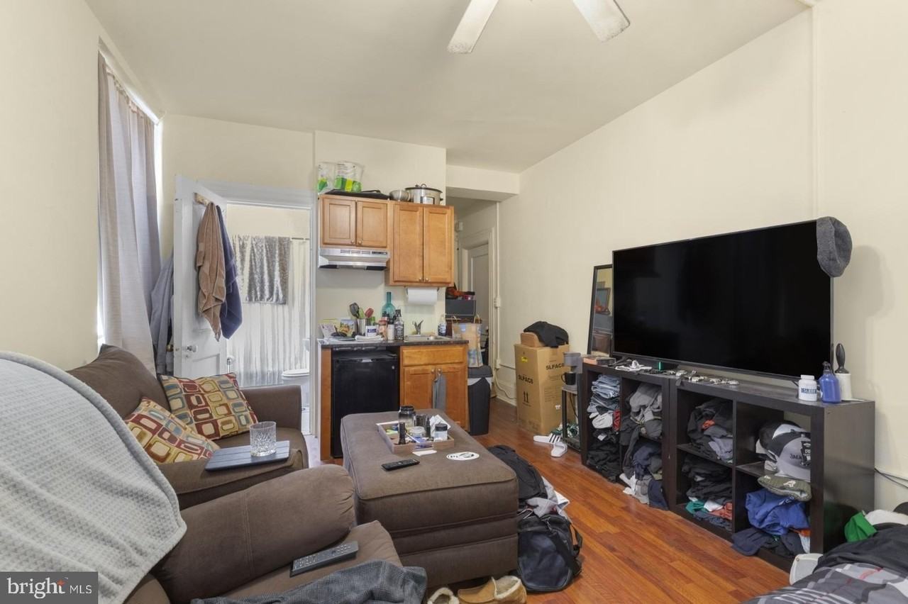 1324 Locust St Apt 1419 #1419 - Photo 5 of 24