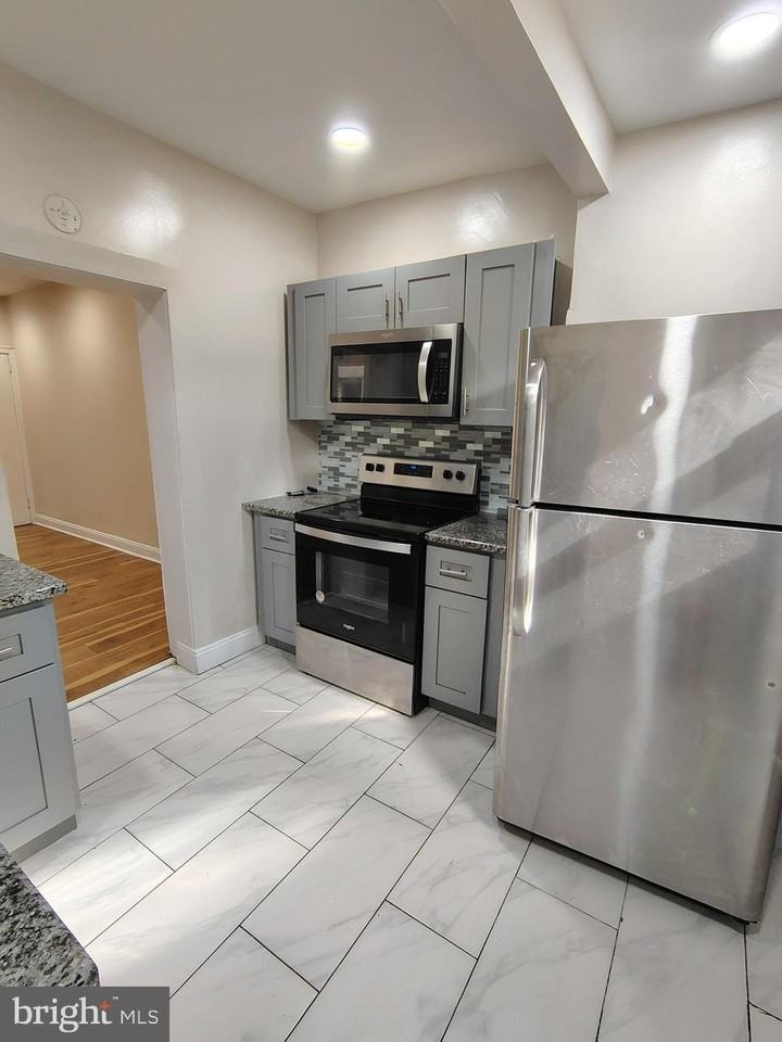 4363 Wayne Avenue - Photo 5 of 11