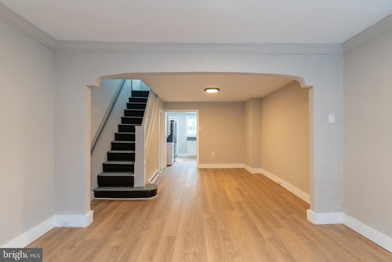 2552 Coral St - Photo 3 of 23