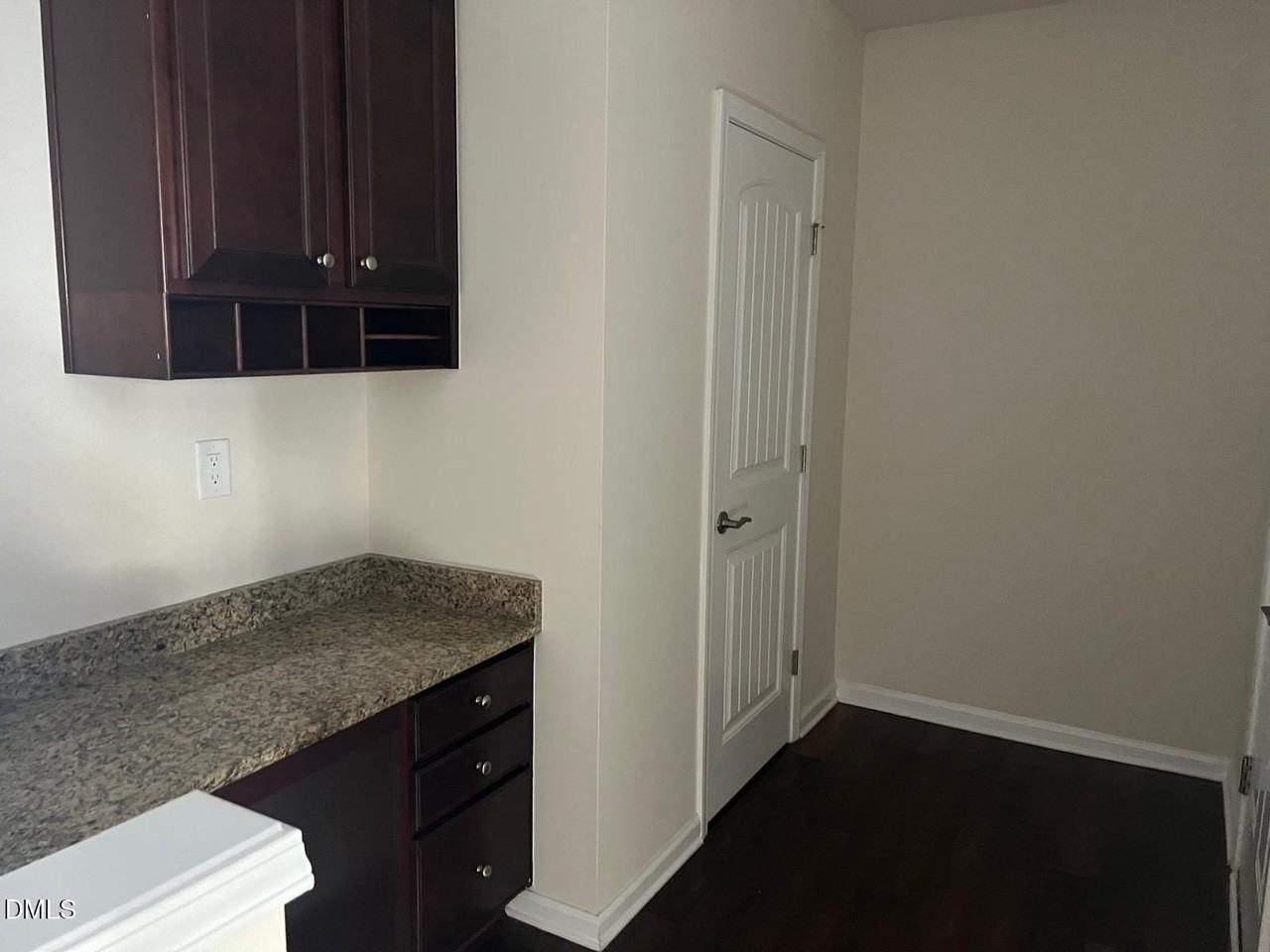 2121 Chipley Dr - Photo 7 of 42