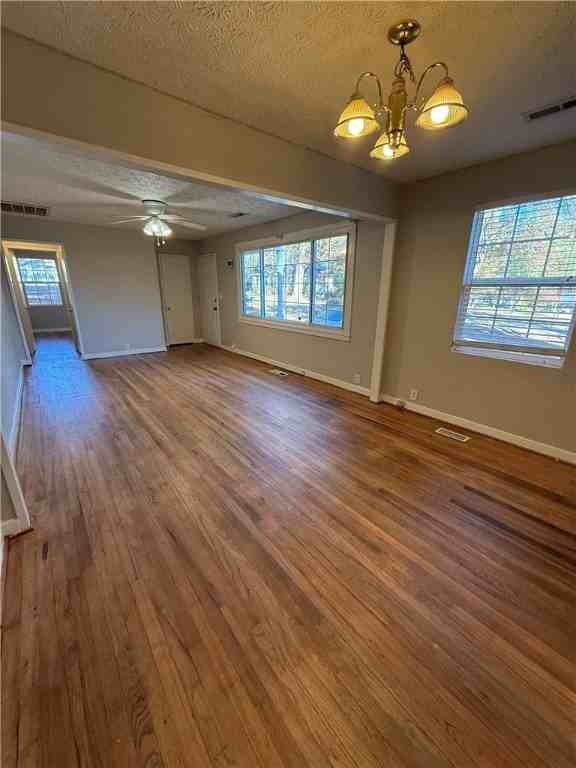 939 Chester Cir - Photo 2 of 18