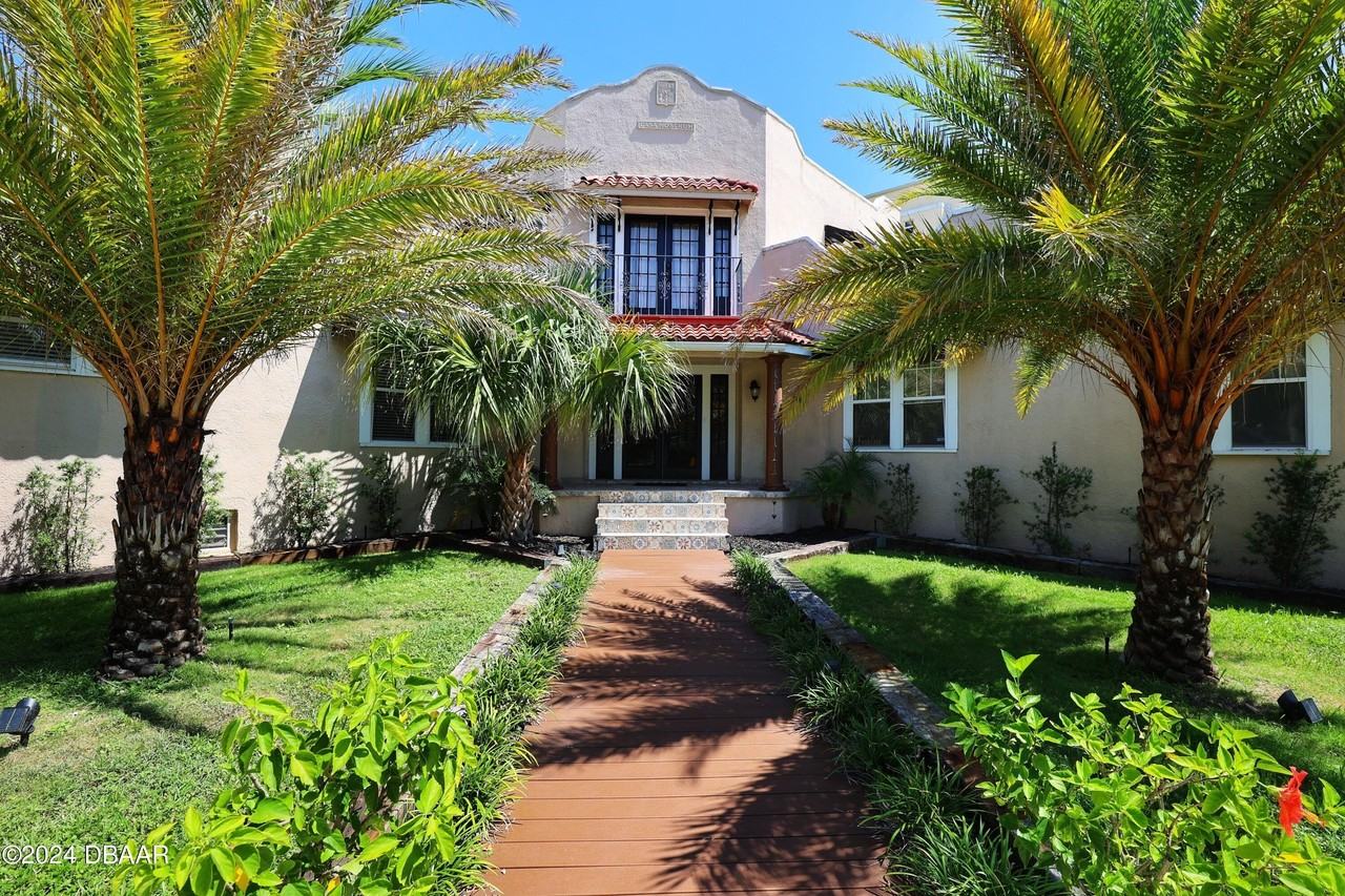 746 N Halifax Ave - Photo 3 of 49