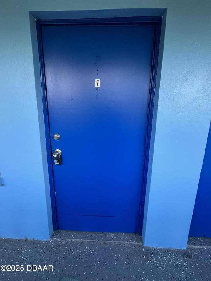 1850 South Park Avenue #C7 - Photo 4 of 14