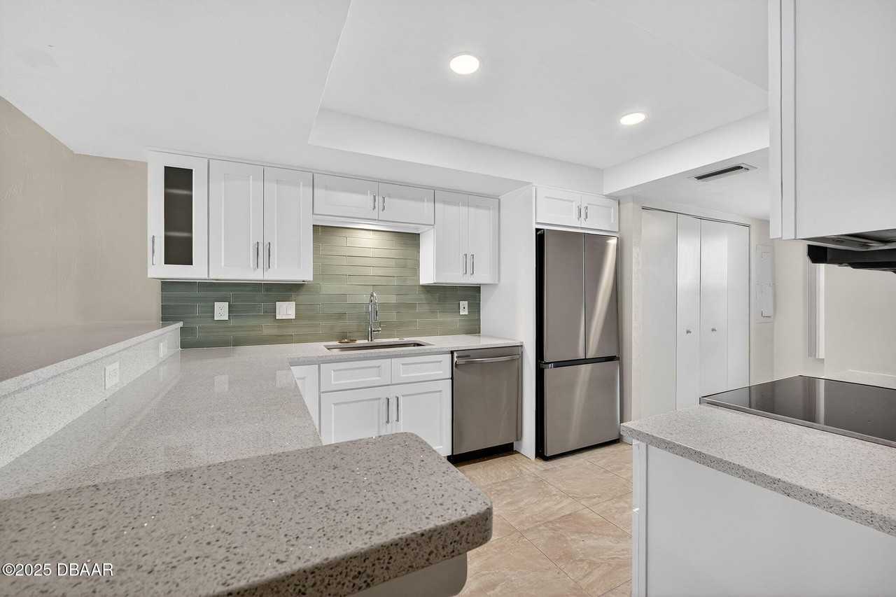 3333 South Atlantic Avenue #505 - Photo 6 of 37