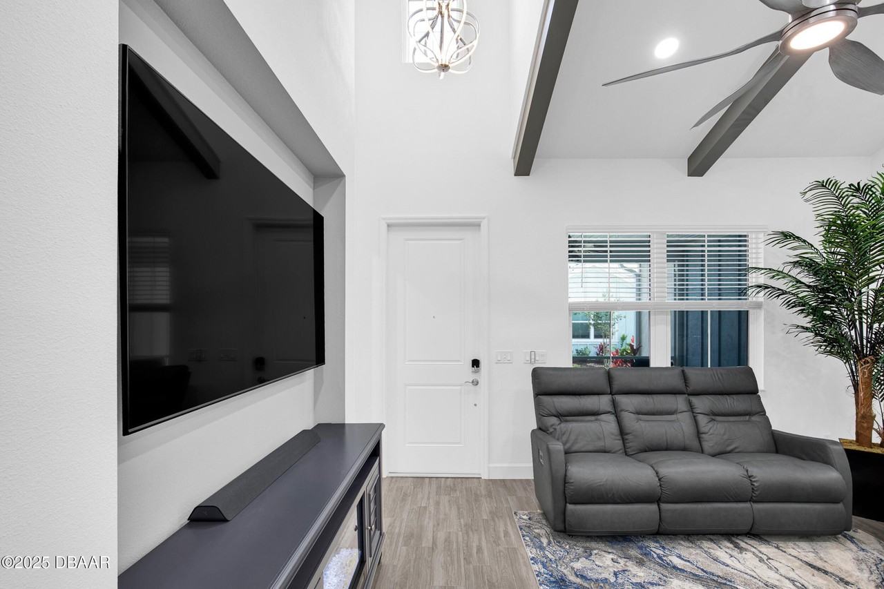 243 Hang Loose Way - Photo 4 of 43