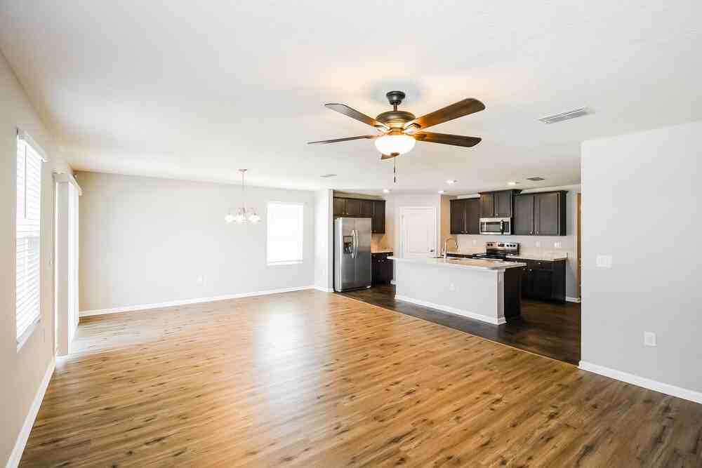 2278 Pebble Point Dr - Photo 3 of 16