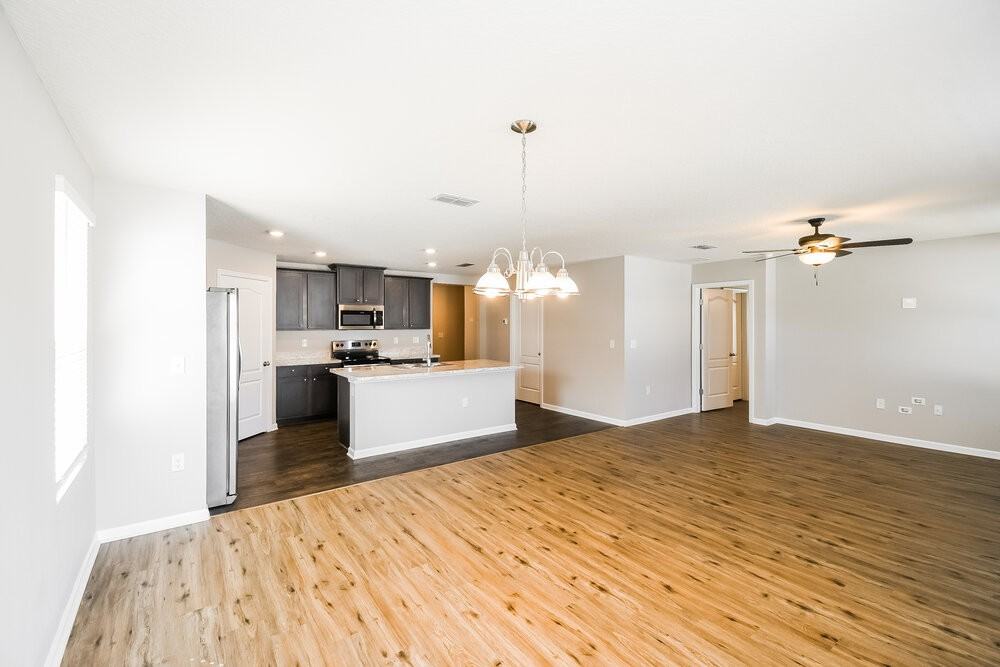 2278 Pebble Point Dr - Photo 5 of 16