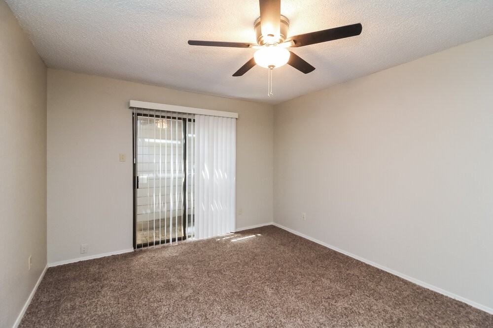 635 Las Brisas Dr - Photo 6 of 15