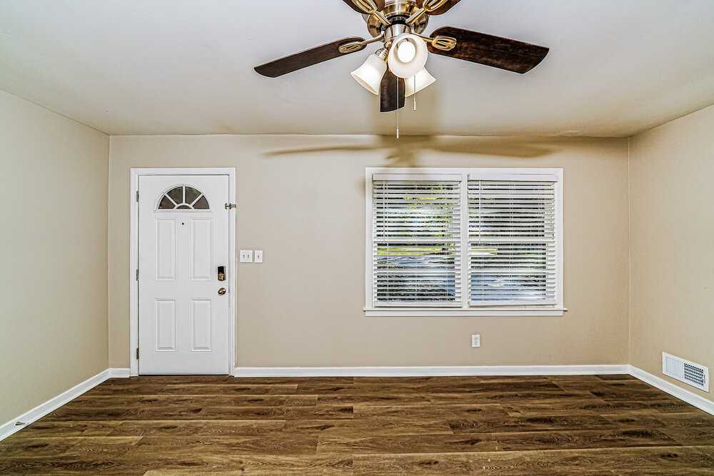 1716 2nd St Ne - Photo 4 of 16