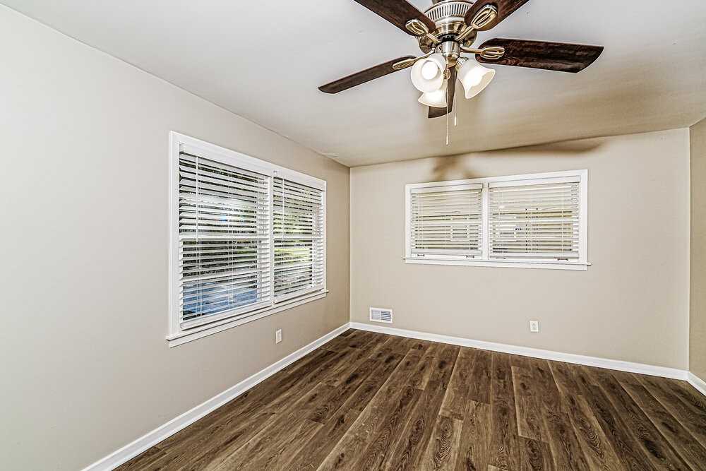 1716 2nd St Ne - Photo 5 of 16