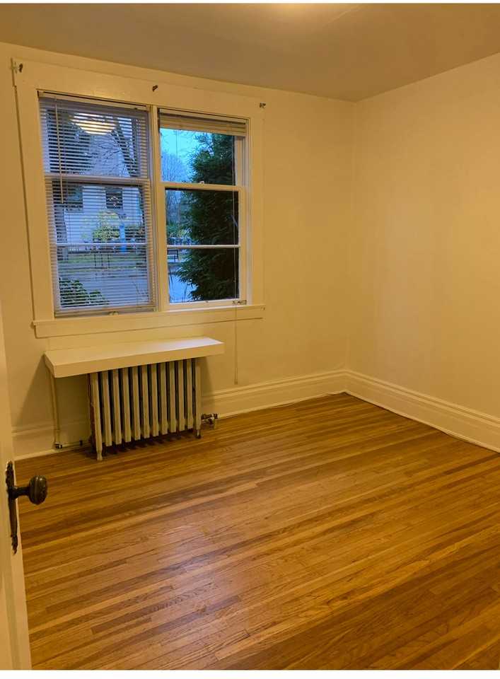 975 W 10th Ave - Photo 3 of 6