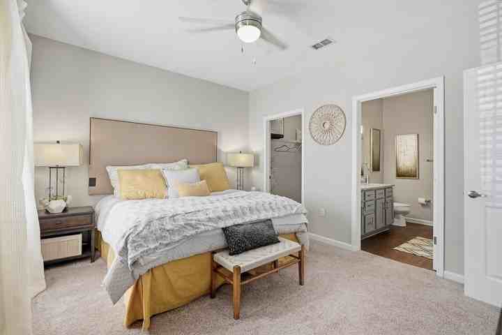 The Glen at Alexander Apartments - Photo 3 of 32