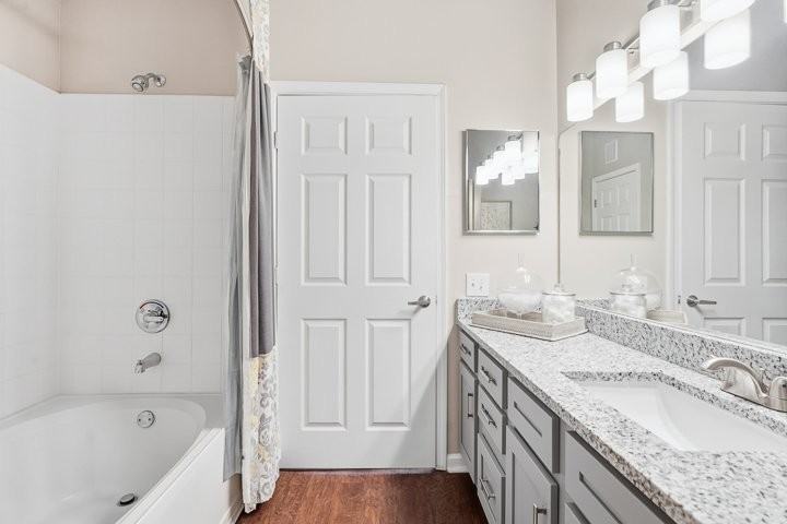 The Glen at Alexander Apartments - Photo 4 of 32