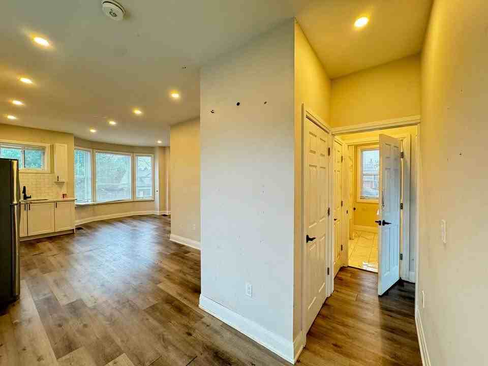83 Kenilworth Ave s - Photo 3 of 11