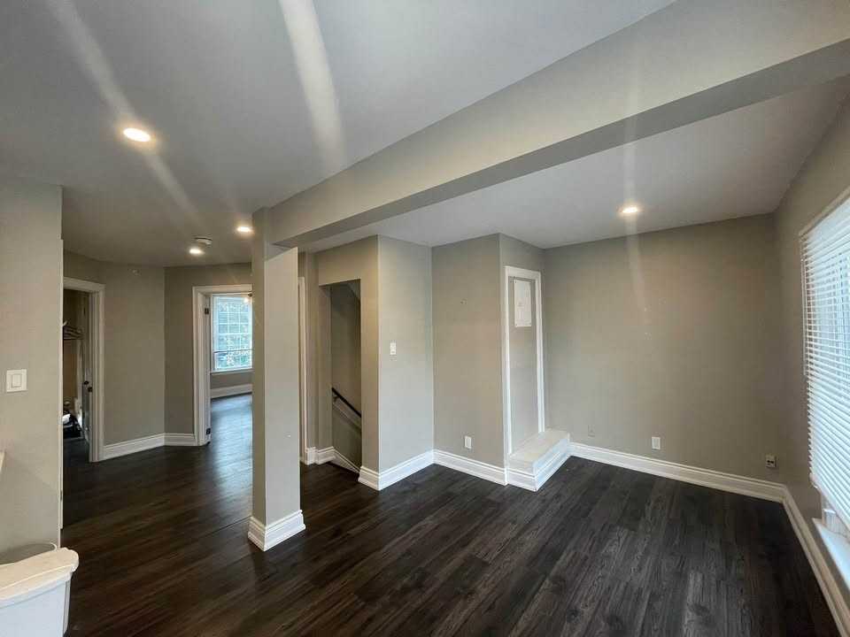 13 FAIRLEIGH AVE N - Photo 3 of 10