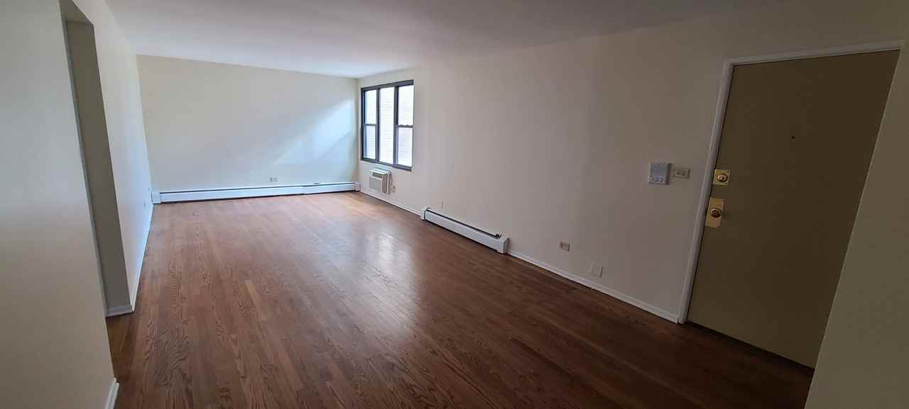 W Sherwin Ave & N Ashland Ave - Photo 4 of 8