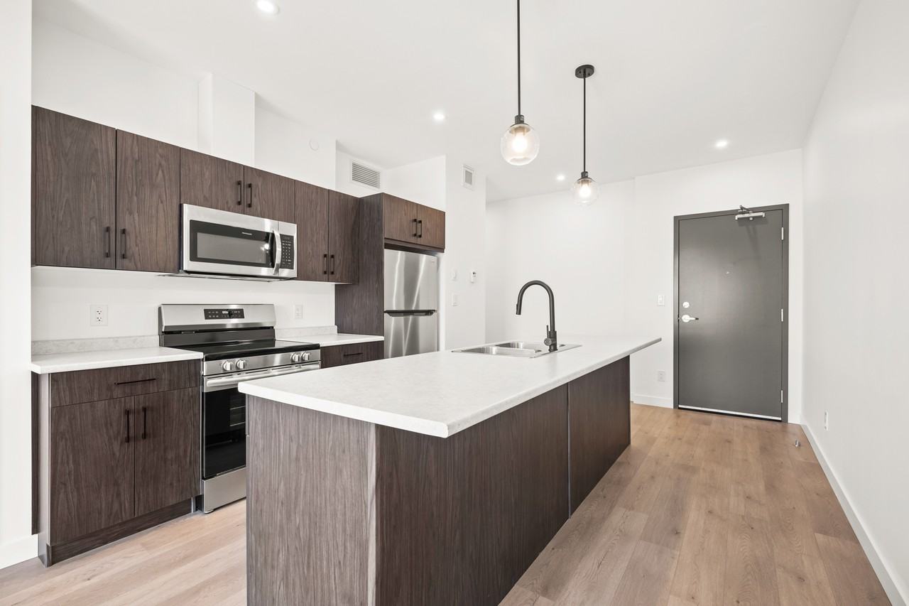 225 Peguis Street - Photo 7 of 18