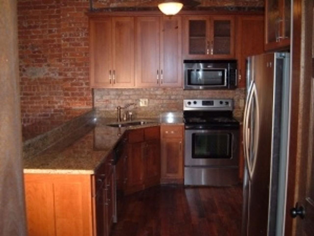 111 - 113 W. 7th Street - Photo 2 of 4