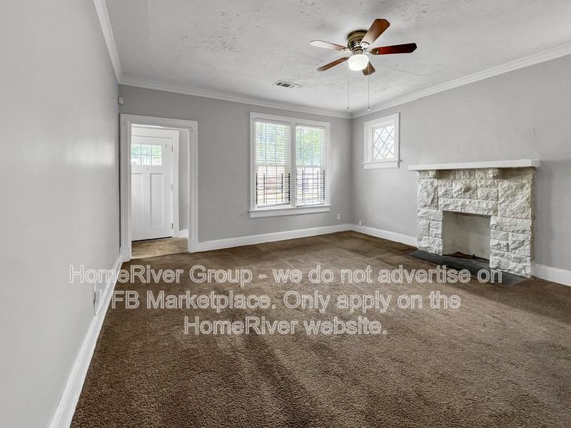 646 N Hollywood St - Photo 4 of 22