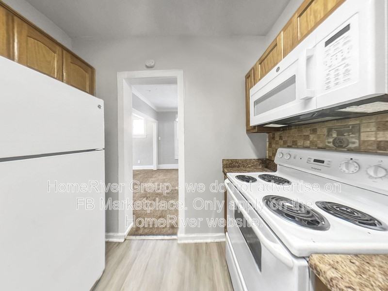 646 N Hollywood St - Photo 6 of 22