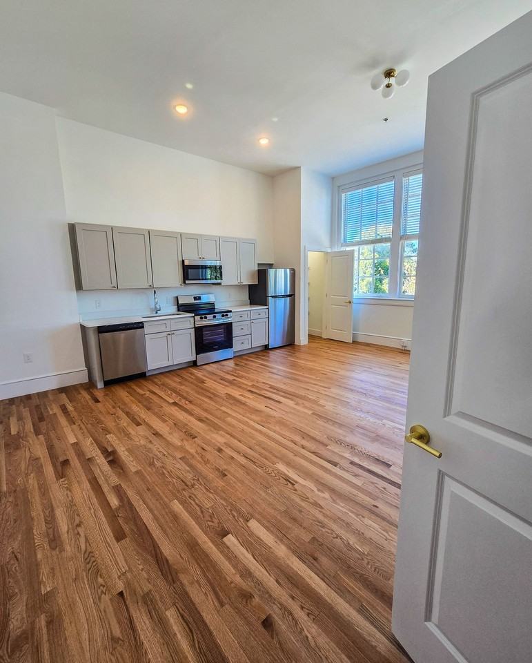 The Flora - Photo 6 of 49