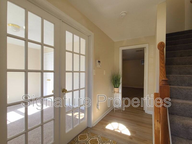 106 Regina Ln - Photo 3 of 31