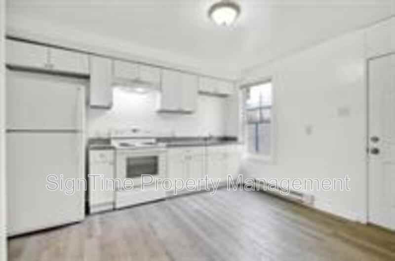 185 Berkson Ave - Photo 6 of 19