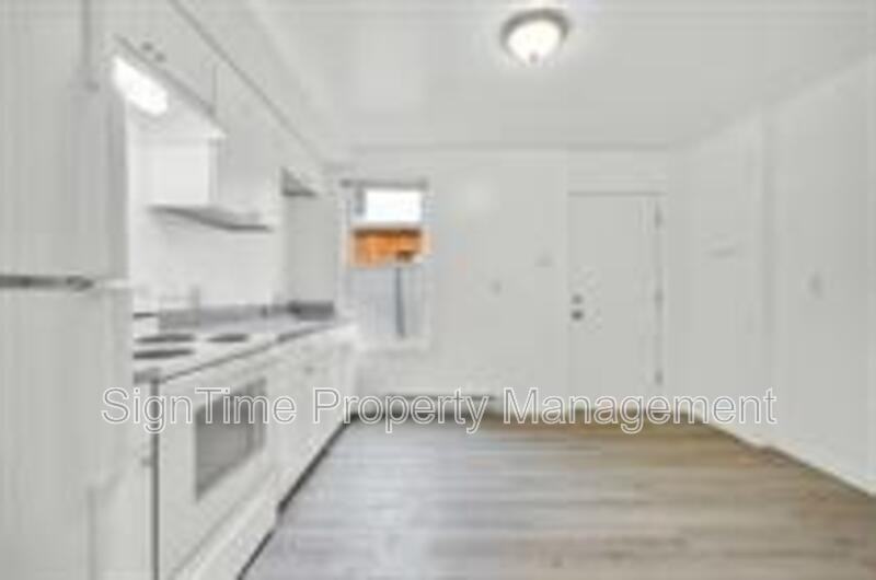 185 Berkson Ave - Photo 7 of 19