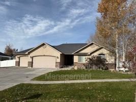 featured image of 2282 Fieldstone Dr