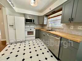 featured image of 208 Bridge St