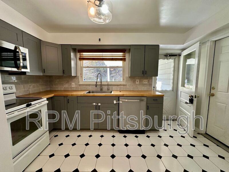 208 Bridge Street - Photo 2 of 17