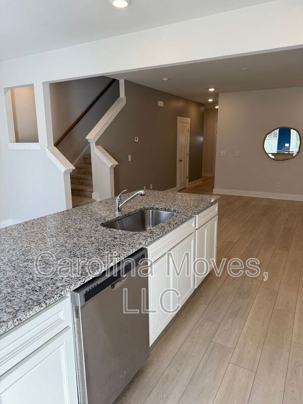 1067 Millison Pl - Photo 3 of 16