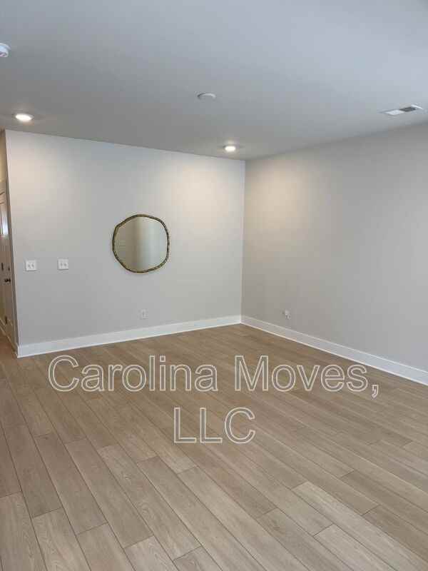 1067 Millison Pl - Photo 6 of 16