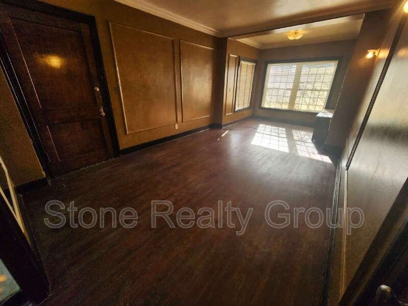 525 S 6th St #15 - Photo 2 of 10