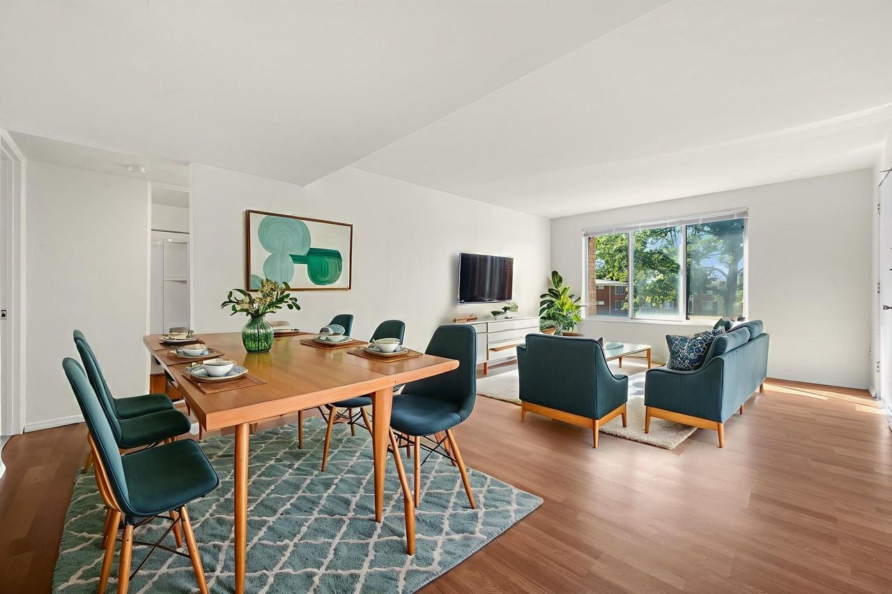 COURTYARD GARDENS APARTMENTS - Photo 5 of 12