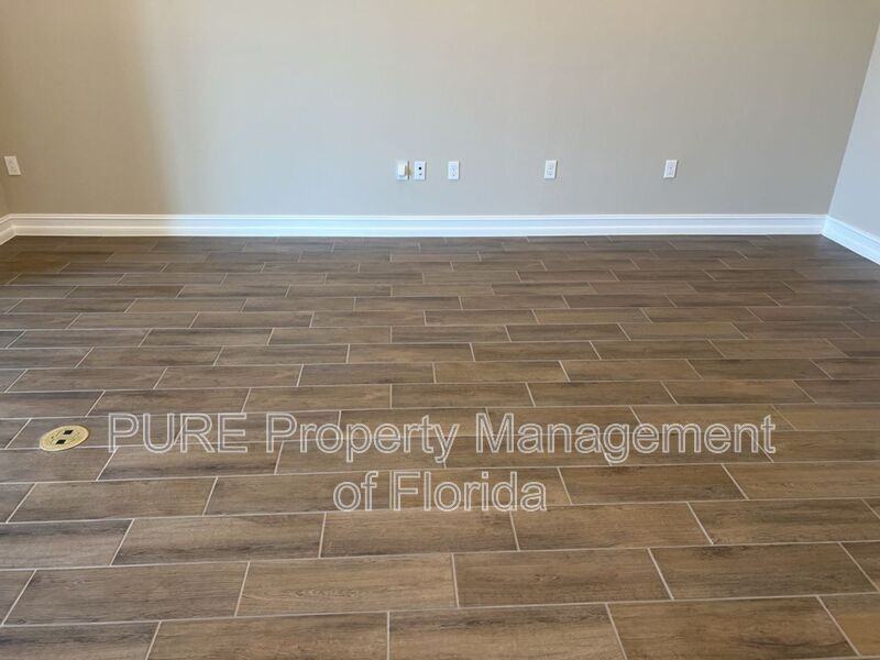 5352 Nw 33rd Pl - Photo 6 of 40